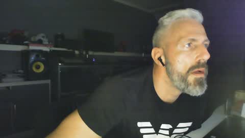 Chico que rico Caliente online show from 22, 1, 2025