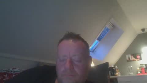 Snapshot of runepetter chatting on 15, 4, 2026 bignorwegian online show from 15, 4, 2026