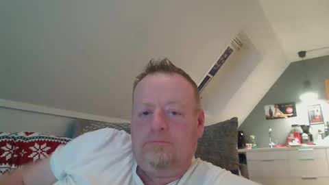 Snapshot of runepetter chatting on 28, 4, 2026 bignorwegian online show from 28, 4, 2026