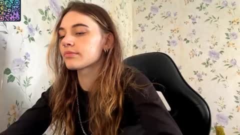 Snapshot of rusmedium chatting on 29, 5, 2026 Lisa and Vlad online show from 29, 5, 2026