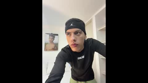  R U S S E L L  online show from 26, 11, 2025