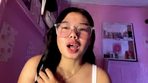 Snapshot of ruthasimkulet chatting on 1, 8, 2026 Rose online show from 1, 8, 2026