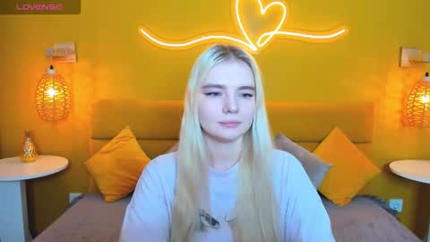 ruthbryant online show from 15, 11, 2025