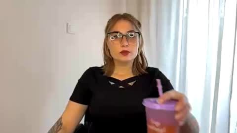 Snapshot of ruthless_111 chatting on 8, 10, 2025 Nika online show from 8, 10, 2025