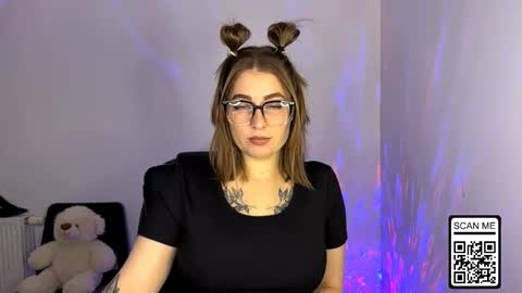 Snapshot of ruthless_111 chatting on 5, 11, 2025 Nika online show from 5, 11, 2025