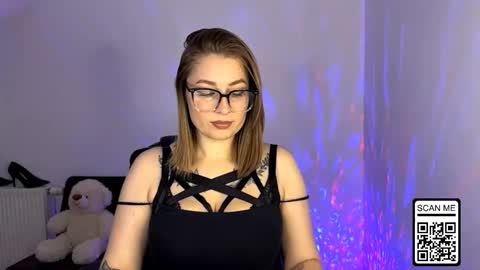 Snapshot of ruthless_111 chatting on 12, 11, 2025 Nika online show from 12, 11, 2025