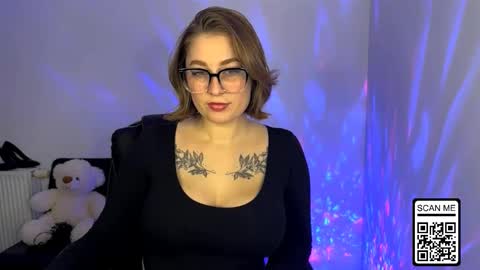 Snapshot of ruthless_111 chatting on 21, 12, 2025 Nika online show from 21, 12, 2025