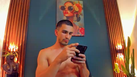 Ryan independent model online show from 7, 11, 2025