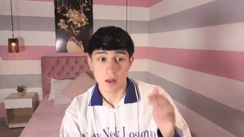Snapshot of ryan_valentino chatting on 1, 7, 2026 ryan valentino online show from 1, 7, 2026
