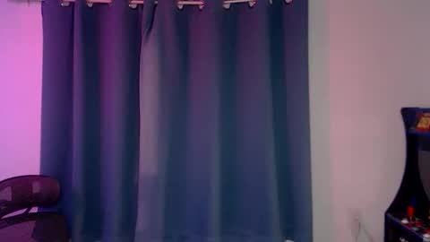 Snapshot of ryff_burnz chatting on 17, 12, 2025 Ryff Burnz online show from 17, 12, 2025