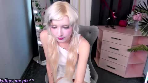 Snapshot of ryoba_coy chatting on 21, 11, 2025 Ryoba Like and subscribe to help make the rating better and I will doing a grait show for u online show from 21, 11, 2025