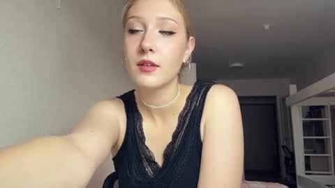 Snapshot of sabinecarrithers chatting on 13, 7, 2026 Sabine online show from 13, 7, 2026