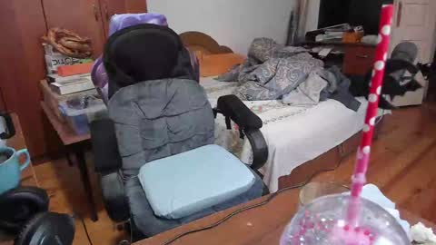 1141323  my Lord Mister Max   moms treasure online show from 19, 1, 2025