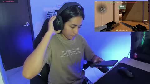 Angie  online show from 25, 9, 2025