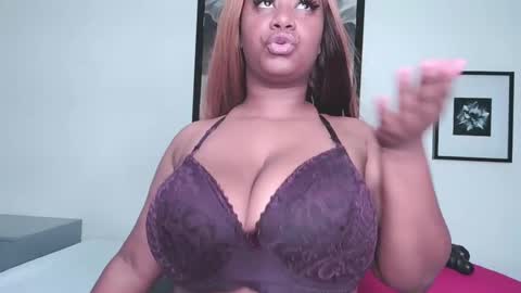 Sabrina Mora online show from 28, 12, 2024