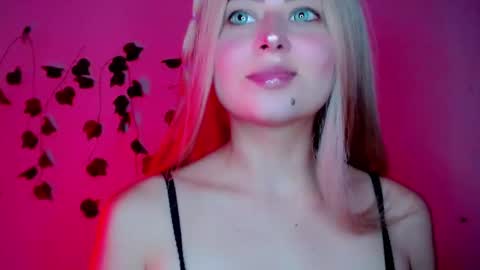 Snapshot of sabrinaexpositoxx chatting on 6, 2, 2025 SABRI online show from 6, 2, 2025