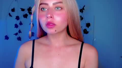 Snapshot of sabrinaexpositoxx chatting on 6, 2, 2025 SABRI online show from 6, 2, 2025