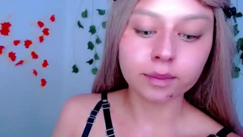 Snapshot of sabrinaexpositoxx chatting on 21, 2, 2025 SABRI online show from 21, 2, 2025