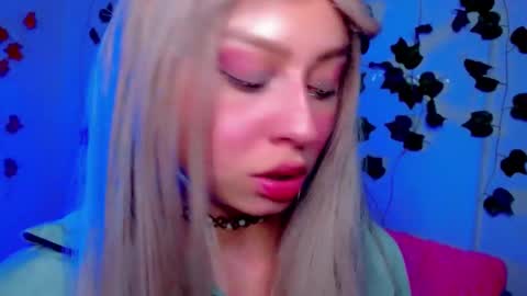 Snapshot of sabrinaexpositoxx chatting on 22, 2, 2025 SABRI online show from 22, 2, 2025