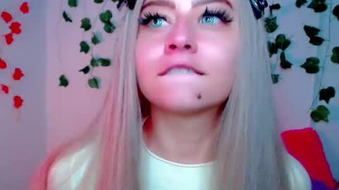 Snapshot of sabrinaexpositoxx chatting on 24, 2, 2025 SABRI online show from 24, 2, 2025