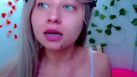 Snapshot of sabrinaexpositoxx chatting on 26, 2, 2025 SABRI online show from 26, 2, 2025