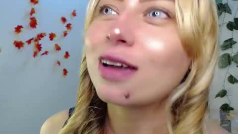 Snapshot of sabrinaexpositoxx chatting on 6, 3, 2025 SABRI online show from 6, 3, 2025