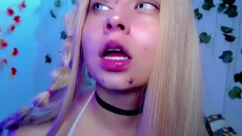 Snapshot of sabrinaexpositoxx chatting on 7, 3, 2025 SABRI online show from 7, 3, 2025