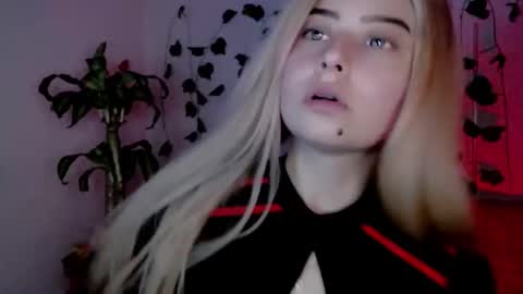 Snapshot of sabrinaexpositoxx chatting on 13, 9, 2025 SABRI online show from 13, 9, 2025