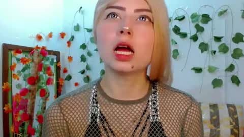 Snapshot of sabrinaexpositoxx chatting on 2, 11, 2025 SABRI online show from 2, 11, 2025