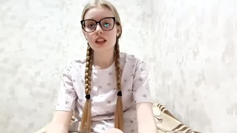 Sabrina online show from 15, 4, 2026