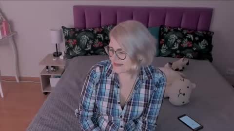 Sabrina MacMarren online show from 7, 3, 2025