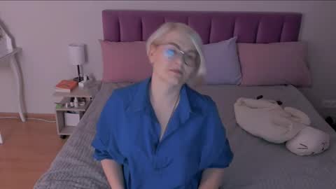 Sabrina MacMarren online show from 11, 3, 2025