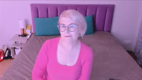 Sabrina MacMarren online show from 27, 9, 2025