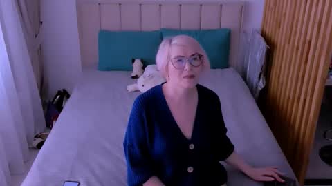 Sabrina MacMarren online show from 10, 3, 2026