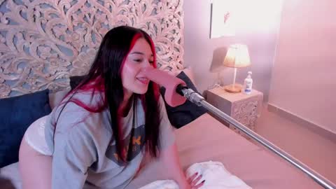 Snapshot of sabrinna_fox chatting on 8, 5, 2026 sabrinna online show from 8, 5, 2026