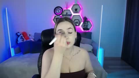 Sabrina Violet online show from 13, 9, 2025