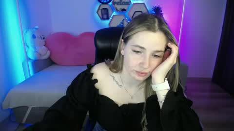 Snapshot of sabrinviolet chatting on 1, 7, 2026 Sabrina Violet online show from 1, 7, 2026