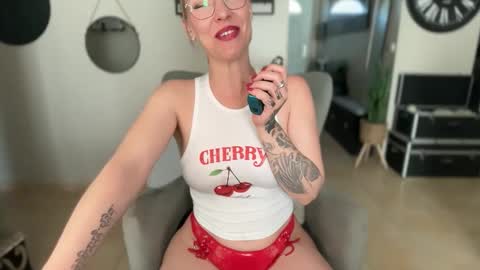 sacha__xx online show from 7, 4, 2026