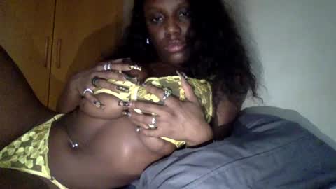 Snapshot of sade991803 chatting on 17, 6, 2026 Onika online show from 17, 6, 2026