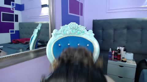 SafiroSky online show from 8, 1, 2025