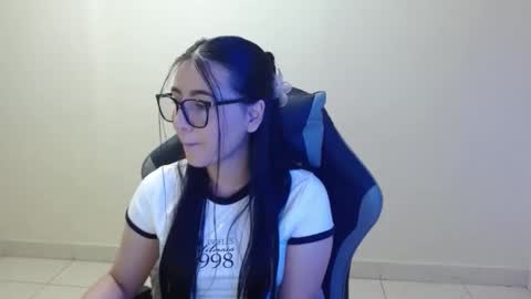 Sahaliefox  online show from 18, 12, 2025