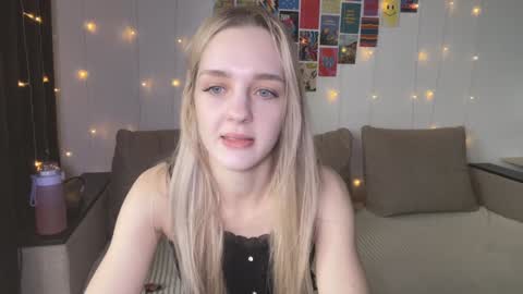 Snapshot of sailormoon666_ chatting on 1, 2, 2025 Sofia online show from 1, 2, 2025