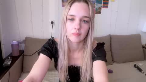 Snapshot of sailormoon666_ chatting on 4, 3, 2025 Sofia online show from 4, 3, 2025