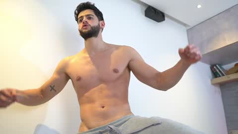 saimon  online show from 25, 1, 2025