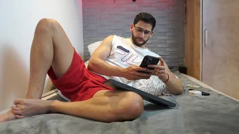 Snapshot of saimonhot1 chatting on 15, 7, 2026 saimon online show from 15, 7, 2026