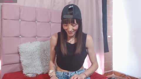 Snapshot of sakura_skinny chatting on 11, 12, 2024 Sakura Skinny online show from 11, 12, 2024