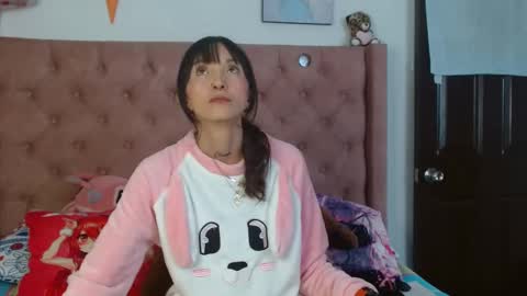 Snapshot of sakura_skinny chatting on 5, 3, 2025 Sakura Skinny online show from 5, 3, 2025