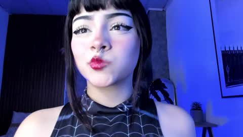 Sakura Moss online show from 3, 10, 2025