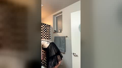 Snapshot of salemswitchxx chatting on 15, 1, 2026 Salem online show from 15, 1, 2026