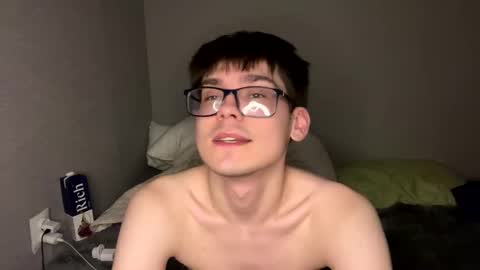 Snapshot of sallypussyboy chatting on 7, 3, 2025 FinnKlein online show from 7, 3, 2025